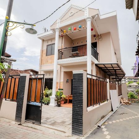 Java Homestay Jogjacarta Exterior foto